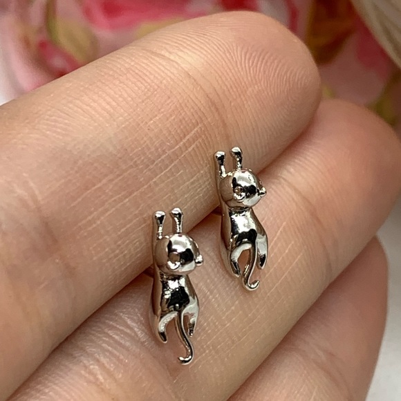 🌟 Sterling Silver 925 Cat Earrings - Picture 4 of 4